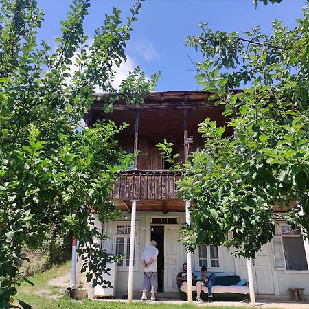 Racha Chogovadze'S Guest House Ambrolauri Esterno foto