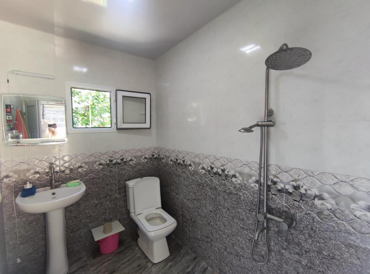 Racha Chogovadze'S Guest House Ambrolauri Esterno foto
