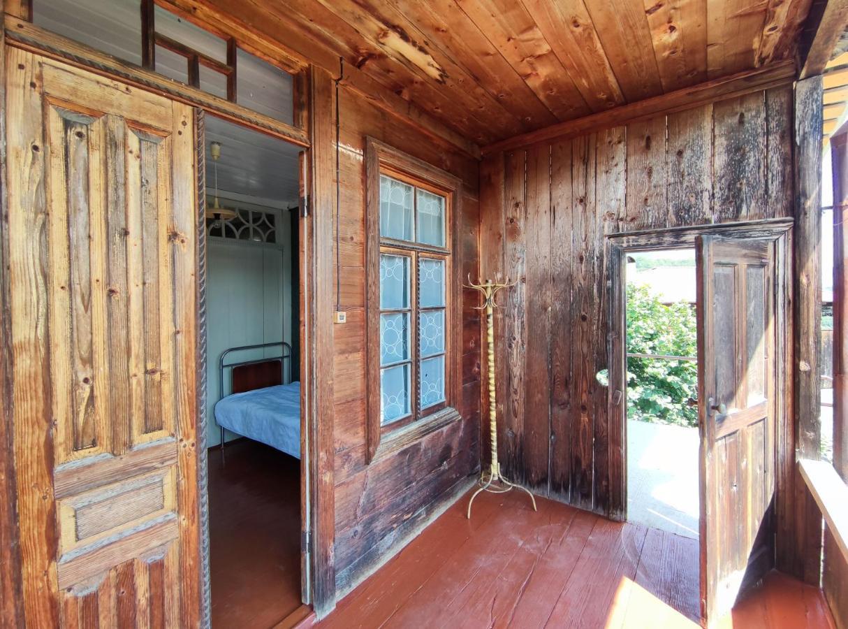 Racha Chogovadze'S Guest House Ambrolauri Esterno foto
